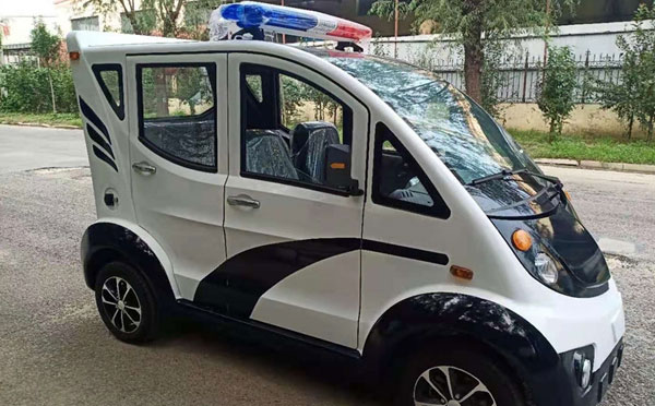 玛纳斯警用巡逻车